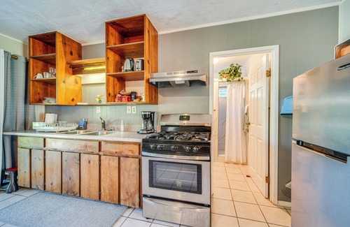 Keaau Apartamento | Apartamento de Keaau en hermoso Acre w / Pool & Deck!