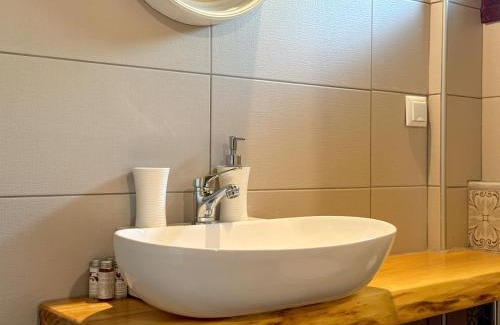 Arnaia Casa | Kedros