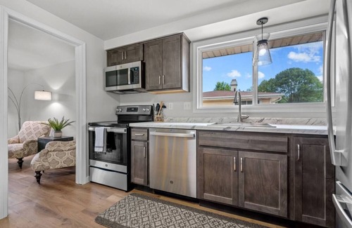 De Pere Casa | Keep it simple at this peaceful and ceCentrally Located in the heart of E Depere