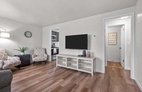 De Pere Casa | Keep it simple at this peaceful and ceCentrally Located in the heart of E Depere