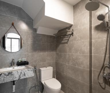 District 9 Hotel | Ken Home In