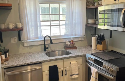 Penn Yan Casa | Keuka Village House, Penn Yan