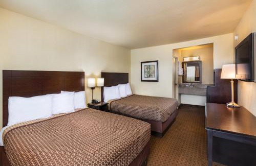 Tustin Hotel | Key Inn and Suites