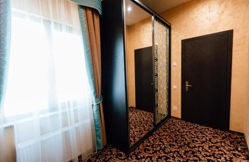 Dnipro Hotel | Khan-Chinar Hotel