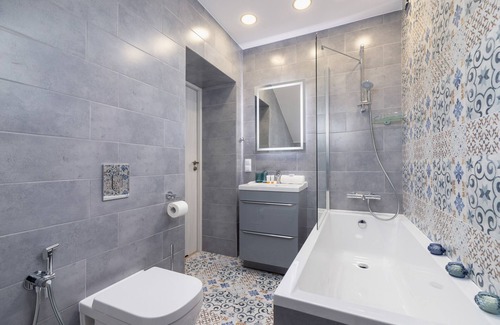 Grzegorzki Apartamento | Kielecka Studio With Bathtub by Renters