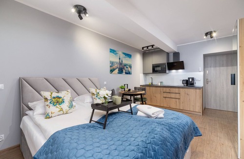 Grzegorzki Apartamento | Kielecka Studio With Bathtub by Renters