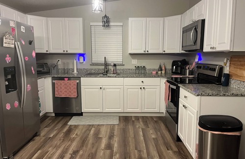 Silver Lake Casa | Kiki's Kasita- Charming 2 Bedroom, 1 bath with Golf Cart