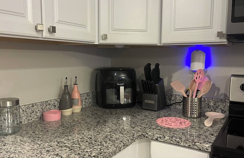 Silver Lake Casa | Kiki's Kasita- Charming 2 Bedroom, 1 bath with Golf Cart