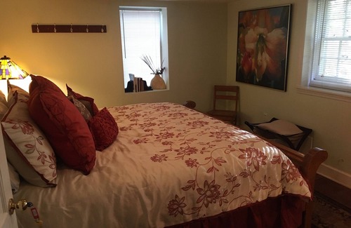 Jefferson Otro | King Bed in Farmhouse on rural sheep and goat farm