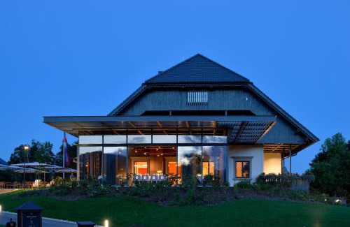 Zirovnica Hotel | King's and Lake's House Golf Course Royal Bled