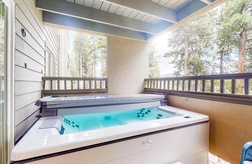 Peak 9 Casa | King's Crown