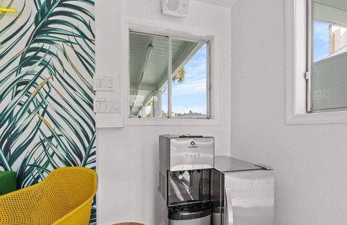 Ash Apartamento | King Studio at remodeled Motel| Shaggers Welcome!