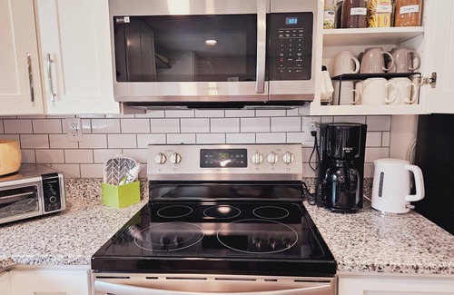 Crossville - Harriman Apartamento | King Suite: 3 Bedrooms, 2 Baths, Jacuzzi, on a Nigerian Dwarf Goat Petting Farm!