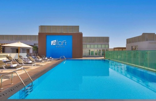 Garhoud Casa | King Suite Near DXB Airport By Luxury Bookings