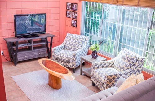 Coco Sunset Hills Casa | King Suite Townhouse with breathtaking views from Rooftop Terrace and Pool!