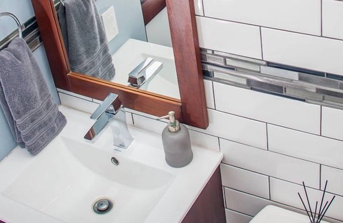 Coco Sunset Hills Casa | King Suite Townhouse with breathtaking views from Rooftop Terrace and Pool!