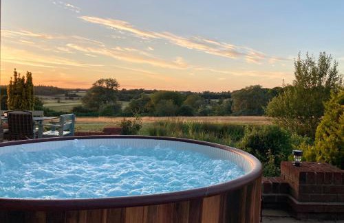 Diss Casa | Kingfisher Nook at Waveney Farm