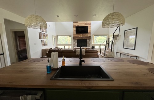 Eureka Springs Casa | Kings River Landing House