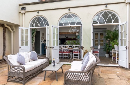 Callow Hill Cabaña | Kington Grange - sleeps 16 guests in 7 bedrooms