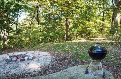 Triumph Cabina | Kishauwau's Starved Rock Area Cabins - Dog Friendly Mother-in-law Family Cabin