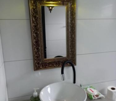 Itacorubi Apartamento | kit net em casa de família Florianópolis