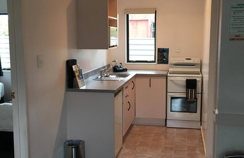 Hawera Hotel | Kiwi Court Motel