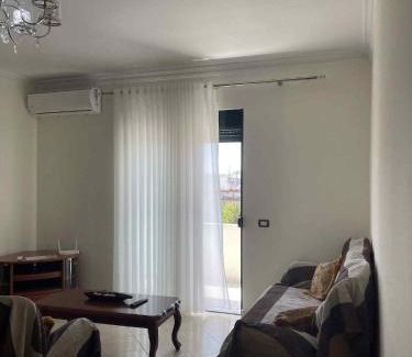 Mbrostar-Urë Apartamento | Klara's Apartment