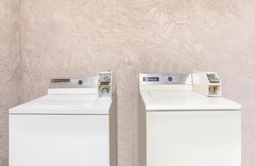 Madera Hotel | Knights Inn Madera