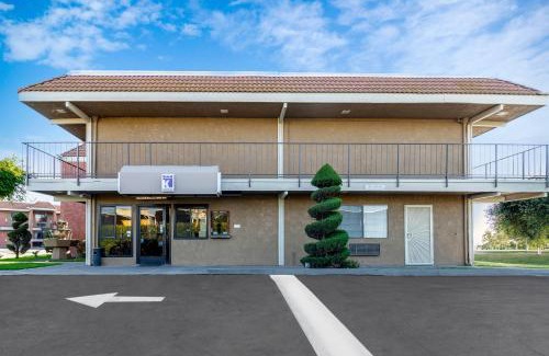 Madera Hotel | Knights Inn Madera