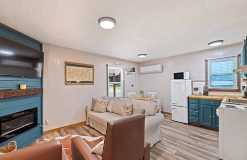 Maggie Valley Cabaña | Knotty Pine Cottage/ Charming and Cozy w/Hot Tub, Pet Friendly!