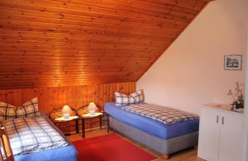 Wankendorf Apartamento | Komfort-Ferienwohnung-BURCK-97-qm-3-Schlafzimmer-2-WC