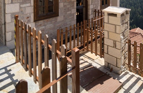 Karpenisi Casa | Korfes Guesthouse for families or groups of 6-9 combining comfort and privacy