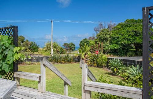 Omapere Casa | Kotare Retreat - Omapere Holiday Home