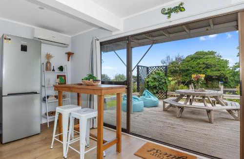 Omapere Casa | Kotare Retreat - Omapere Holiday Home