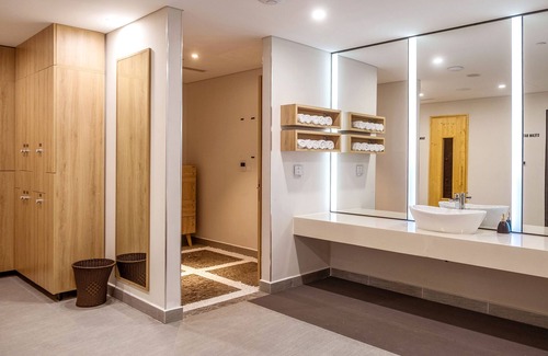 Ngo Quyen Hotel | Kovie Hotel