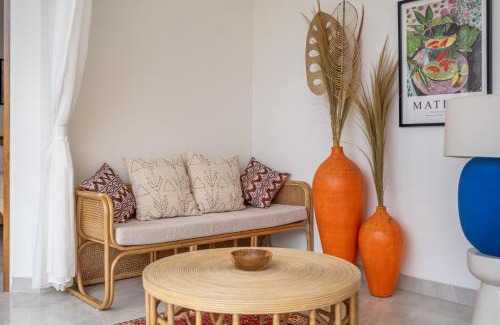 Umalas Villa | Kubung 2 - NEW listing Promo - Canggu - Big Pool and Kitchen