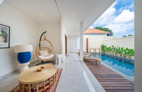 Umalas Villa | Kubung 2 - NEW listing Promo - Canggu - Big Pool and Kitchen