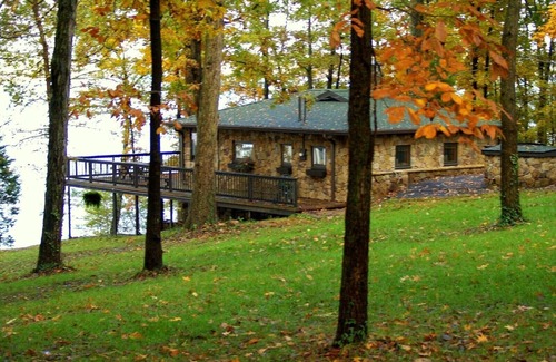 Almo Cabaña | KY Lake Unique Stone Cottage - Muelle privado / Alquiler de embarcaciones más finas de la zona *