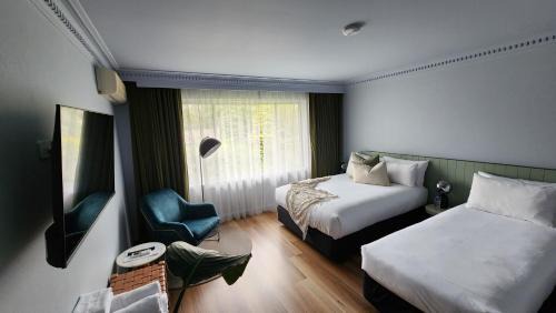 Blackheath Hotel | Kyah