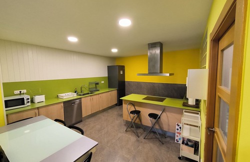 Argentona Chalet De Esquí | Espacio Kybalion. Casa en la Montaña Cerca de Barcelona.