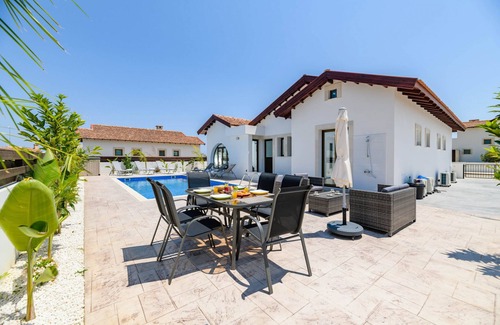 Ayia Thekla Chalet De Esquí | Kymma Villa #5 - Charming Ayia Thekla Getaway