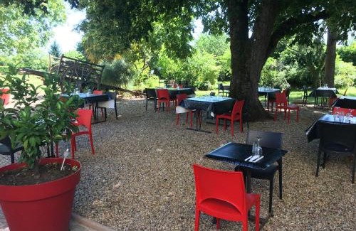 Saint-Aigulin Hotel | L'Art Dit Vin