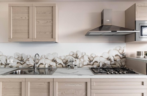 Avola Apartamento | L Azalea in Avola With 2 Bedrooms and 1 Bathrooms