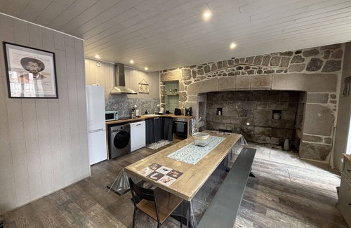Auroux Casa | L'oustal du Lac, à Proximité du lac de Naussac et des Sentiers de Randonnée