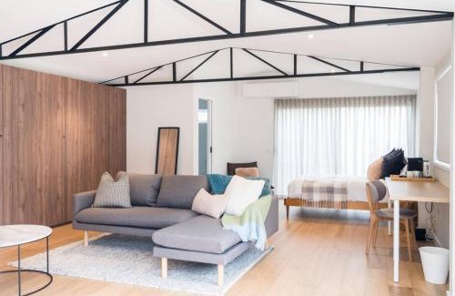 Red Hill Casa | La Belle Vie - Boutique Country Escape near Wineries