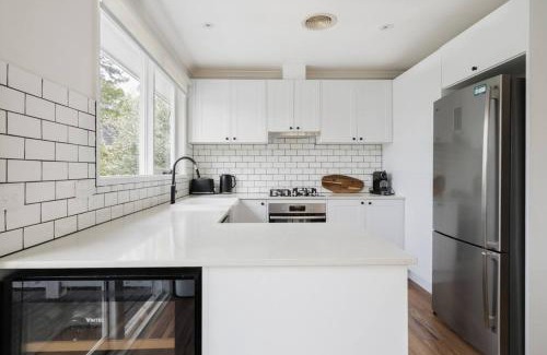 Red Hill Casa | La Belle Vie - Boutique Country Escape near Wineries