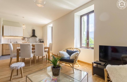 Saint-Christophe-la-Grotte Casa | LA Cure Gourmande-le Beauvoir