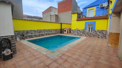 Villasequilla Casa | La Casa Amarilla de Villasequilla