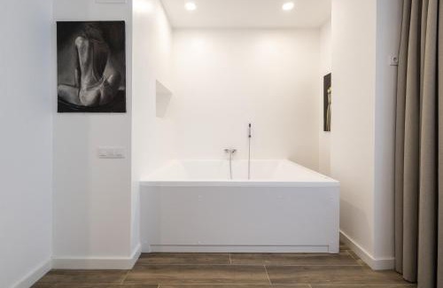 La Petxina Apartamento | La casa de la pintora by Concept Flats