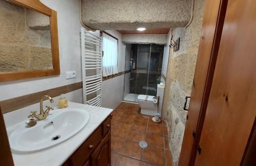 Nogueira de Ramuín Casa | La Casa de las Rocas - En la Ribeira Sacra